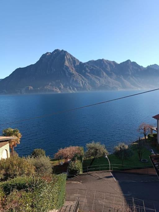 Patty Zu - Lakeside Apartment Riva di Solto Luaran gambar