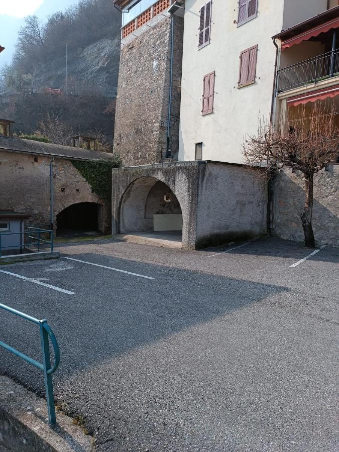 Patty Zu - Lakeside Apartment Riva di Solto Luaran gambar