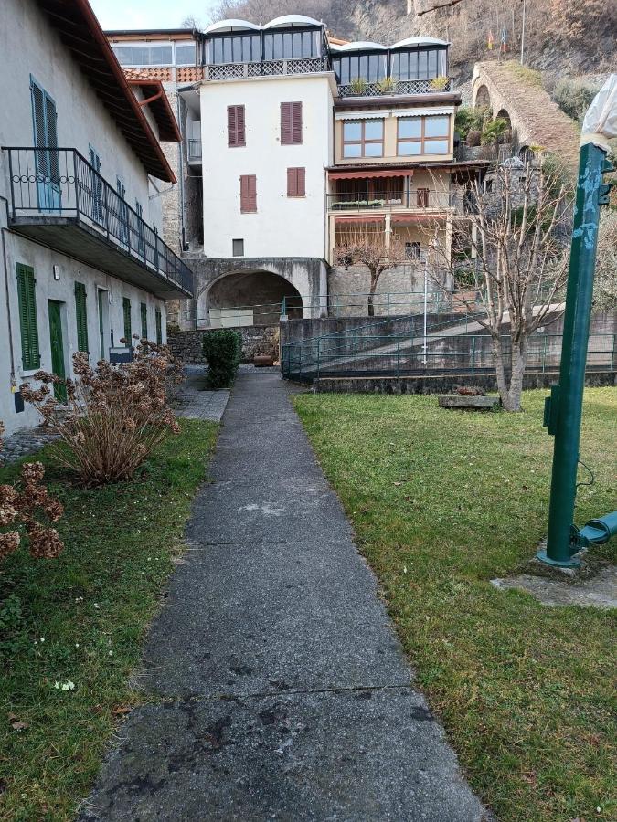 Patty Zu - Lakeside Apartment Riva di Solto Luaran gambar